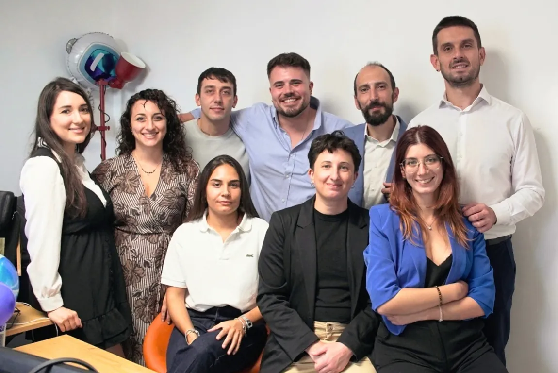 Il team della web agency Webshop nella sede di Pescara